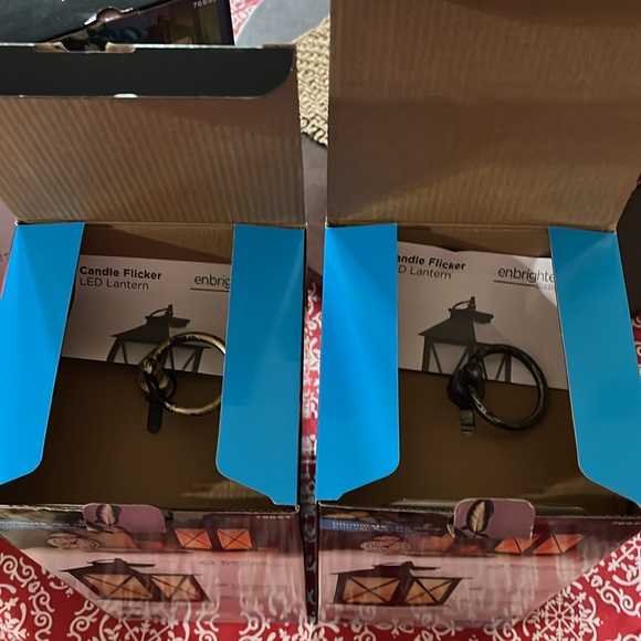 Set 2 new flickering battery operated lanterns - Picture 6 of 10